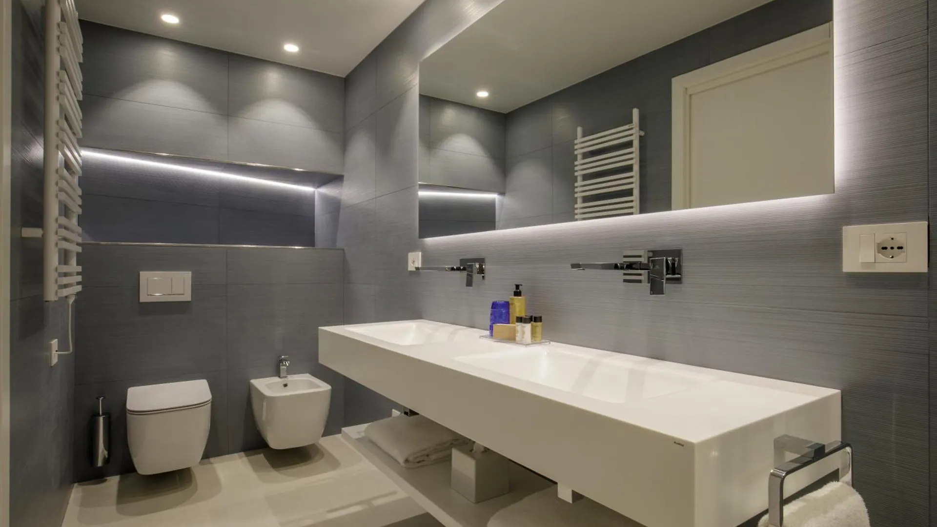 Ambasciatori Suite Hotel Sottomarina 3*,  Italy